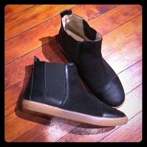 Nine West black leather and suede shoes